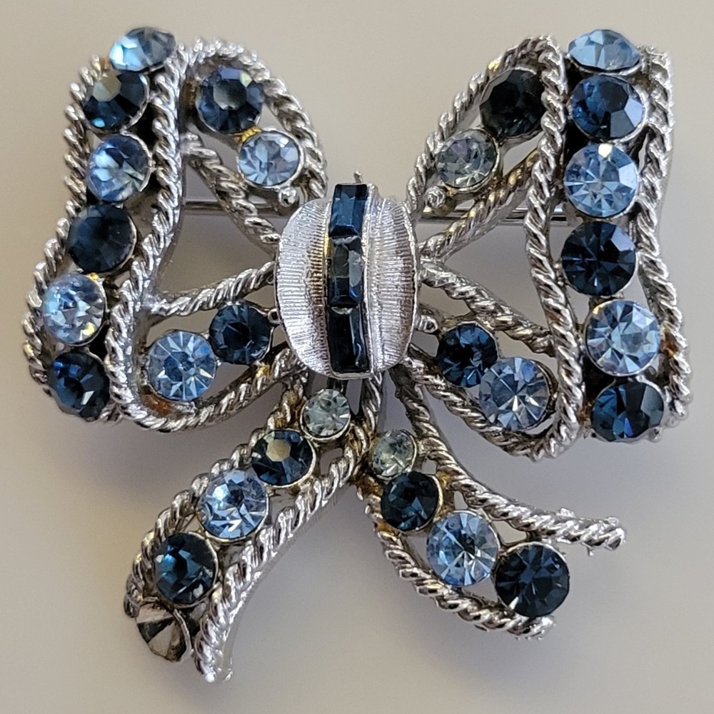 Vintage Blue Rhinestone Bow Brooch Silver Tone 1950s Mid Century Ribbon Pin